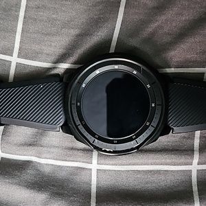 Samsung gear s3 smart watche